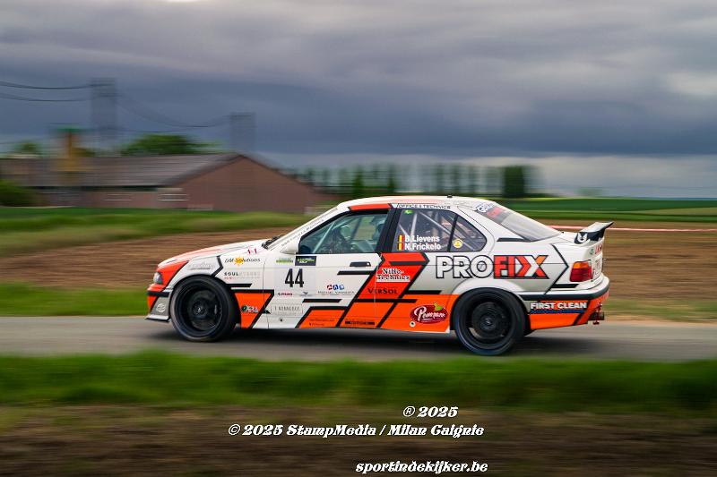slides/Rally%20wagen%2044%20Busseboom.jpg